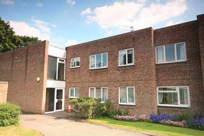 2 Bedroom Apartment To Rent In Girdlestone Close, Oxford, OX3