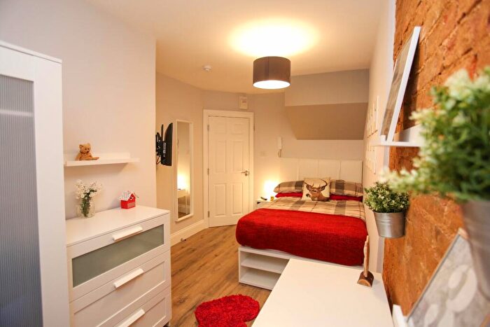 Studio To Rent In King Street, Luton, Bedfordshire, LU1