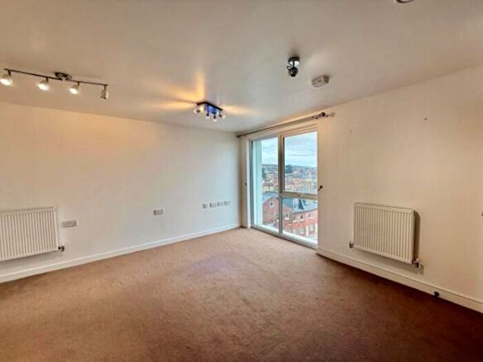 1 Bedroom Flat For Sale In High Street, Cosham, Portsmouth, PO6