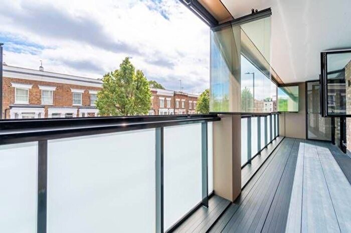 3 Bedroom Flat To Rent In Kilburn Park Road, Maida Hill, London, NW6