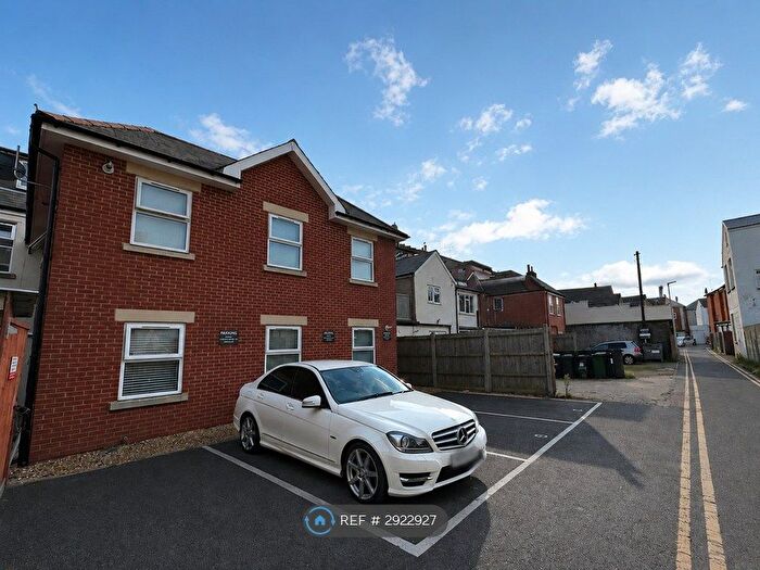 2 Bedroom Maisonette To Rent In Christchurch Road, Bournemouth, BH7