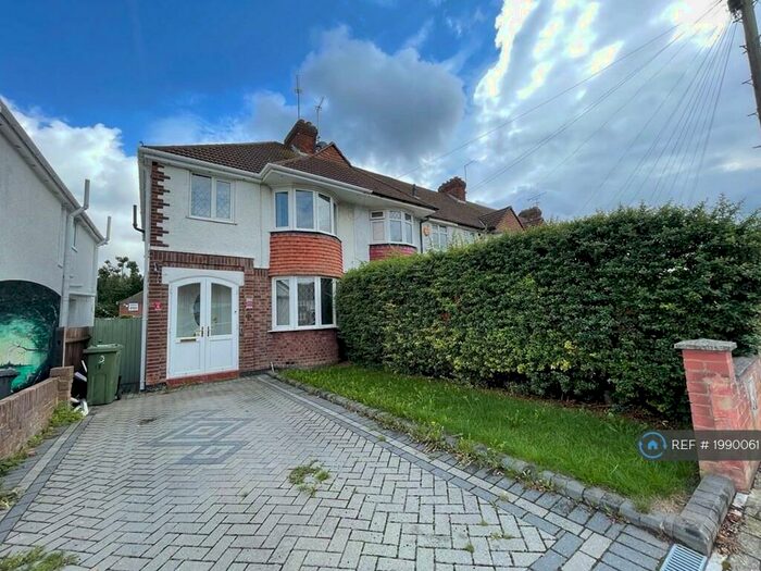 3 Bedroom Semi-Detached House To Rent In The Greenway, Orpington, BR5