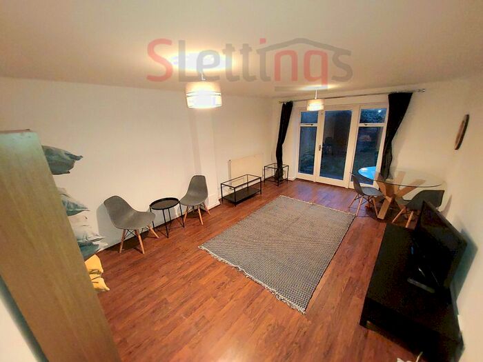 3 Bedroom Semi-Detached House To Rent In Rickard Close, London, NW4