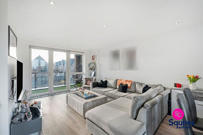 1 Bedroom Flat For Sale In Henry Darlot Drive, Garrison Heights, NW7