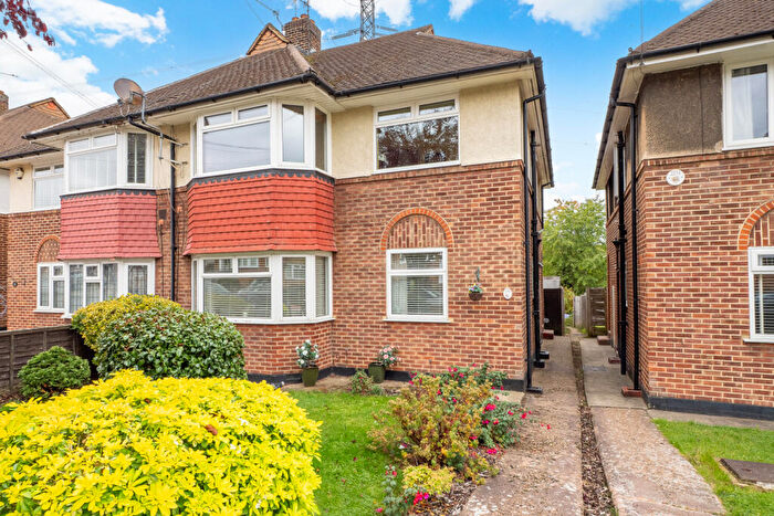 2 Bedroom Maisonette For Sale In Lynmouth Avenue, Morden, SM4