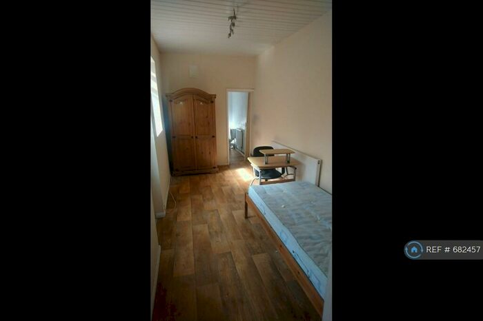 Studio To Rent In Allesley Old Road, Coventry, CV5