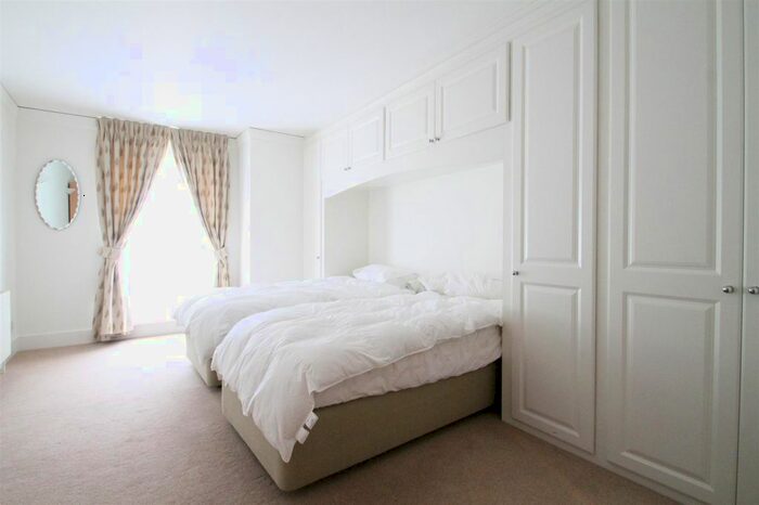 2 Bedroom Flat To Rent In Victoria Street, London, SW1H