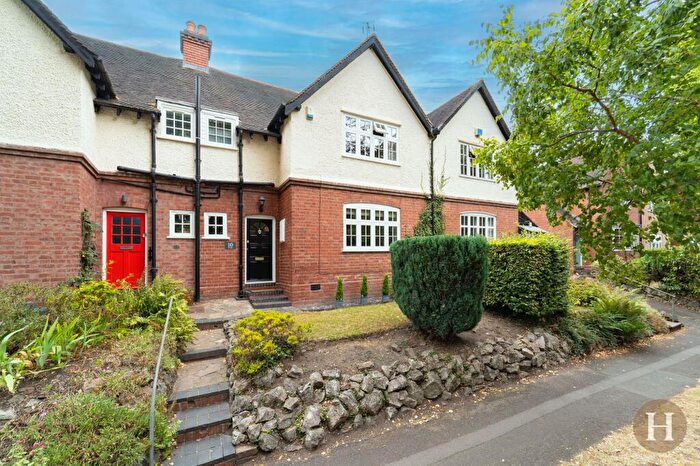 3 Bedroom Terraced House For Sale In Park Edge, Birmingham, B17