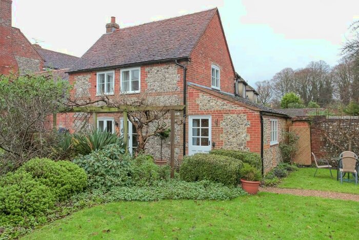 2 Bedroom Cottage To Rent In High Street, Nettlebed, RG9