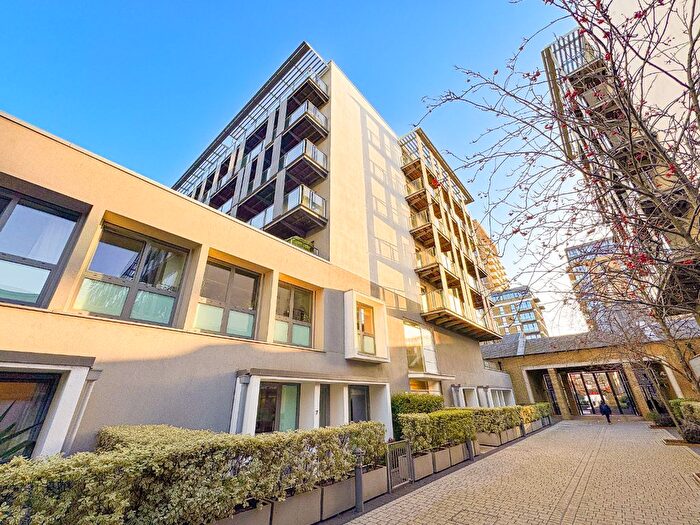 1 Bedroom Flat For Sale In Royal Carriage Mews, Royal Arsenal, Woolwich, London, SE18