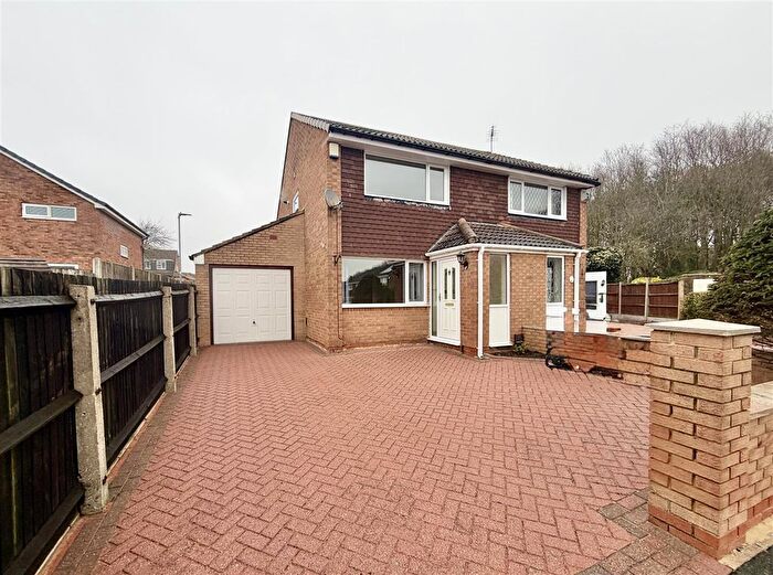 2 Bedroom Property For Sale In Athlone Rise, Garforth, Leeds, LS25