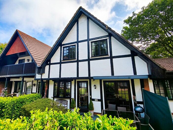 3 Bedroom Chalet For Sale In Tudor Court, Hayle, TR27