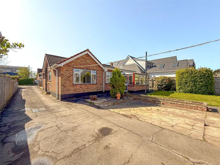 3 Bedroom Bungalow To Rent In Cowley Road, Lymington, Hampshire, SO41