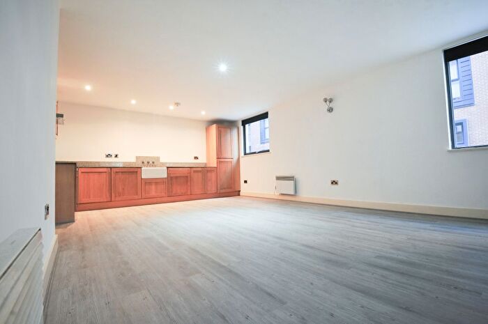 2 Bedroom Flat To Rent In Isaac Way, Manchester, M4