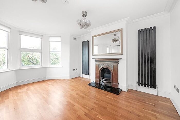 2 Bedroom Flat For Sale In East Dulwich Grove, East Dulwich, SE22