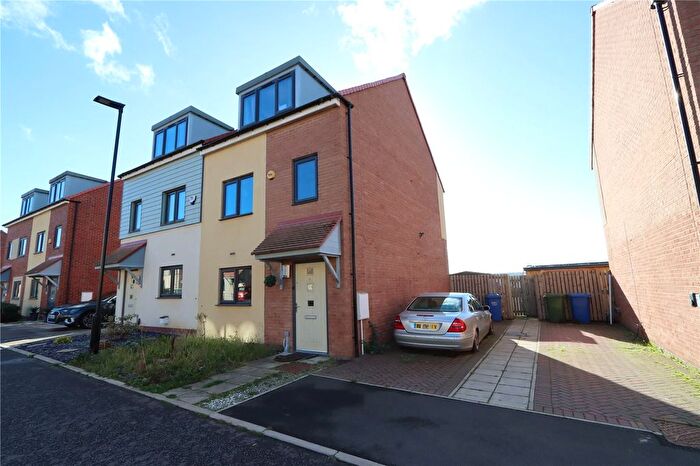 3 Bedroom Semi Detached House For Sale In Walwick Fell, Newcastle Upon Tyne, Tyne And Wear, NE15