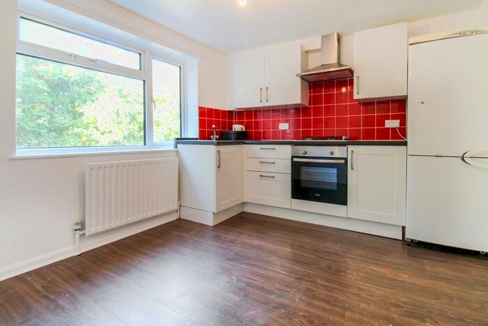 2 Bedroom Flat To Rent In Canterbury Drive, Headingley, Leeds, LS6