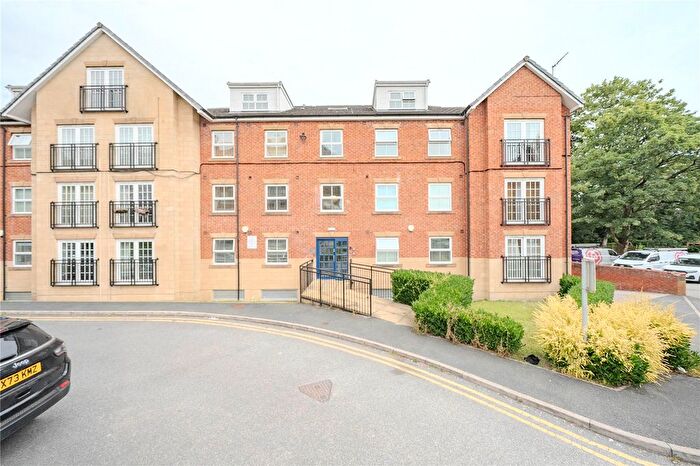 2 Bedroom Flat For Sale In Sandringham Court, Sandringham Drive, Leeds, West Yorkshire, LS17