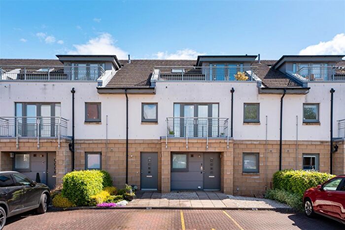3 Bedroom Flat For Sale In Leyland Road, Motherwell, ML1