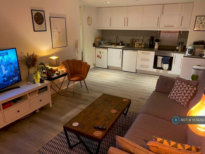 2 Bedroom Flat To Rent In Nottingham One Entrance D, Nottingham, NG1