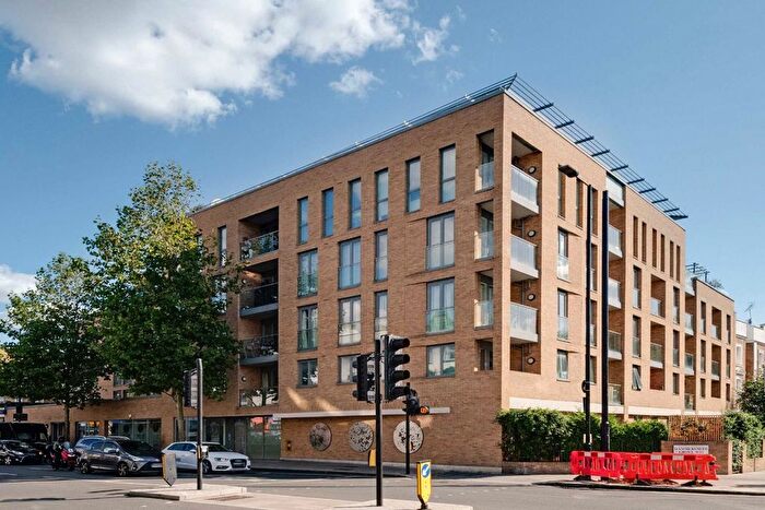 2 Bedroom Flat To Rent In Goldhawk Road, London, W12