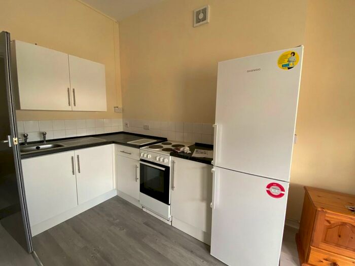 1 Bedroom Flat To Rent In Richmond Road, Cardiff(City), CF24