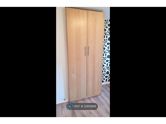 1 Bedroom Flat To Rent In Rowantree Drive, Bradford, BD10