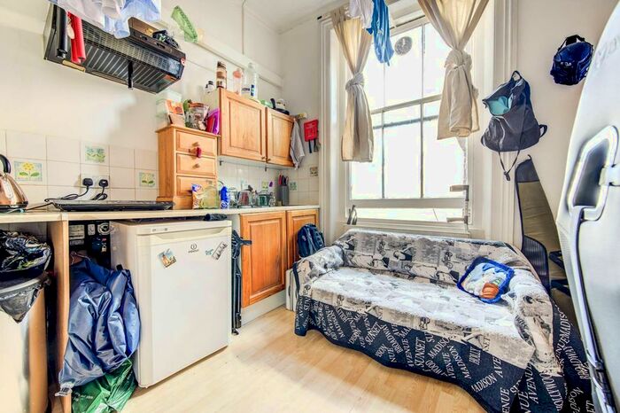 1 Bedroom Flat To Rent In Earls Court, Earls Court, London, SW5