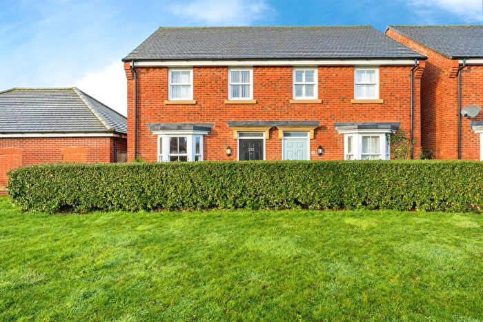 3 Bedroom Semi Detached House For Sale In Greenkeepers Road, Great Denham, Bedford, MK40