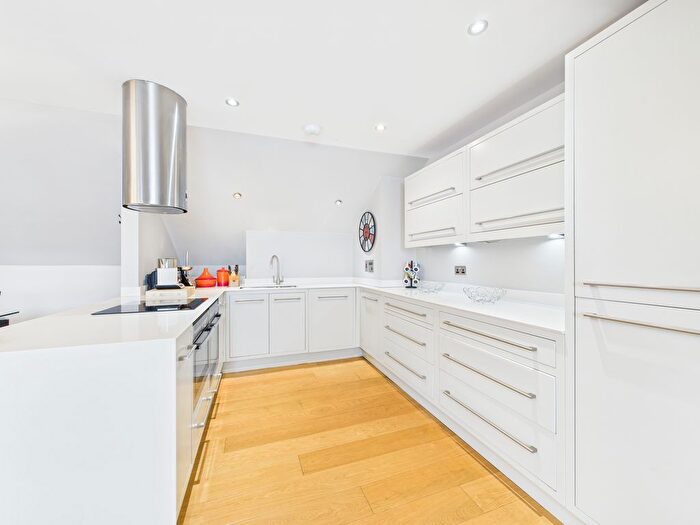 2 Bedroom Flat To Rent In Heene Terrace, Worthing, BN11