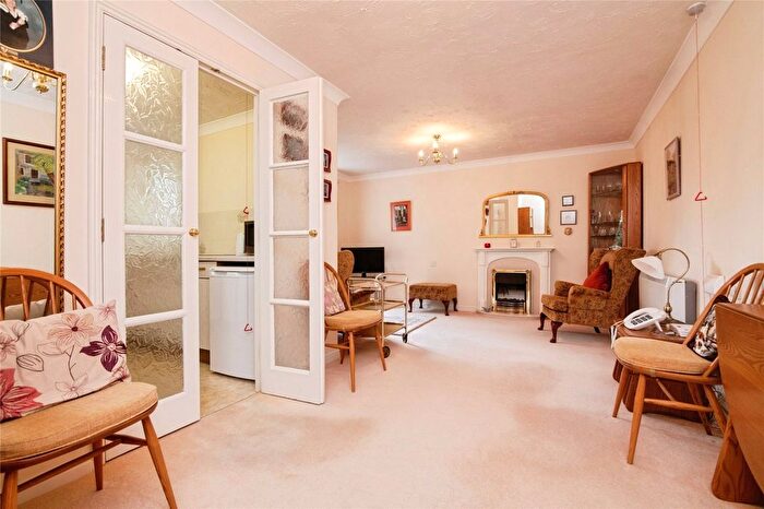 1 Bedroom Flat For Sale In Pendene Court, Wolverhampton, WV4