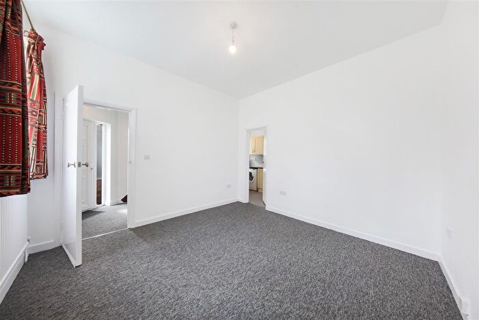 1 Bedroom Terraced House To Rent In Villiers Road, London, NW2