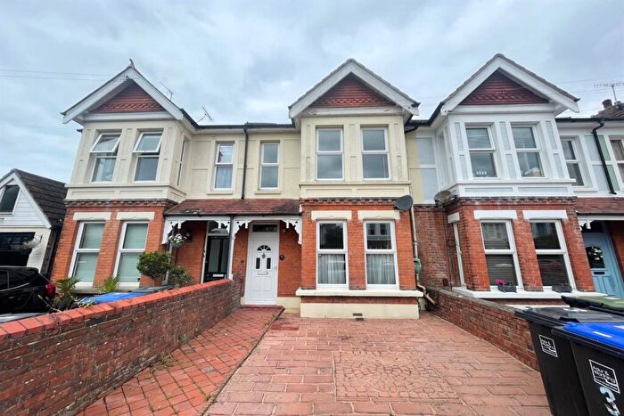4 Bedroom House To Rent In Woodlea Road, Worthing, BN13