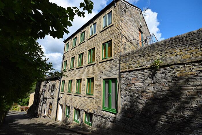 3 Bedroom Apartment To Rent In The Old Mill, Bottoms, Siddal, HX3