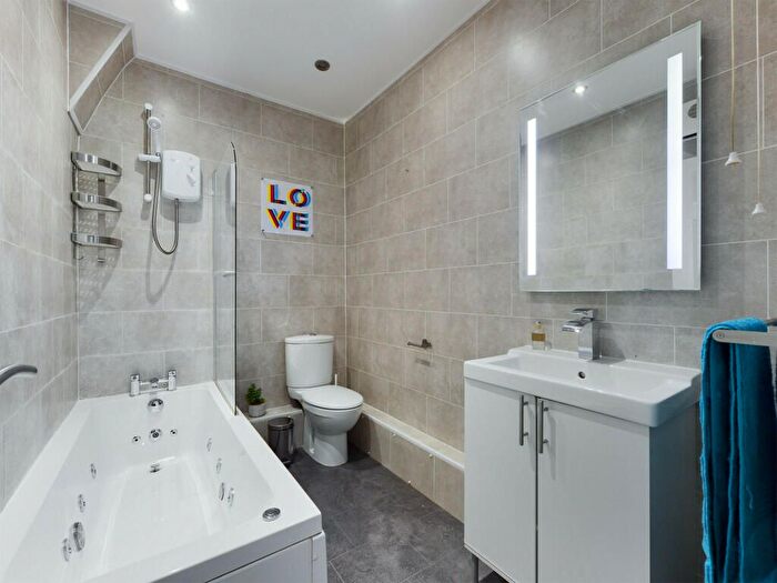 6 Bedroom Flat To Rent In Bower Road, Sheffield, S10