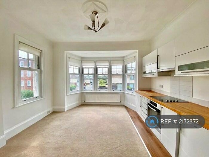 2 Bedroom Flat To Rent In Holland Road, Hove, BN3