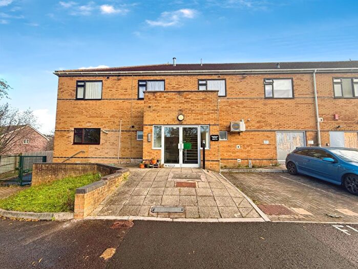 2 Bedroom Flat For Sale In Emerson Way, Emersons Green, Bristol, BS16