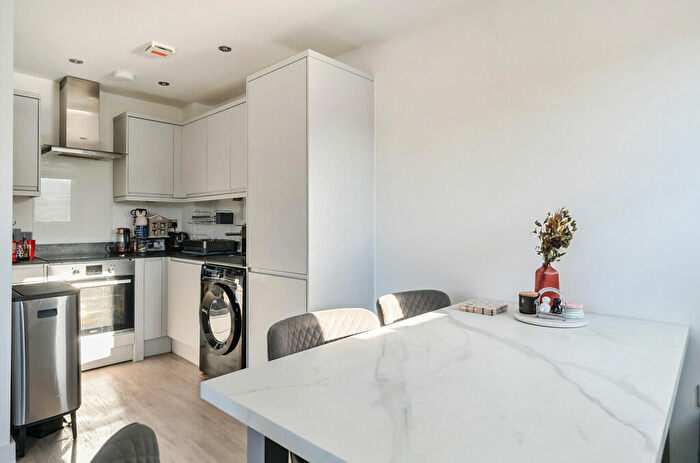 2 Bedroom Apartment For Sale In Tempus Court, Bellfield Road, High Wycombe, HP13