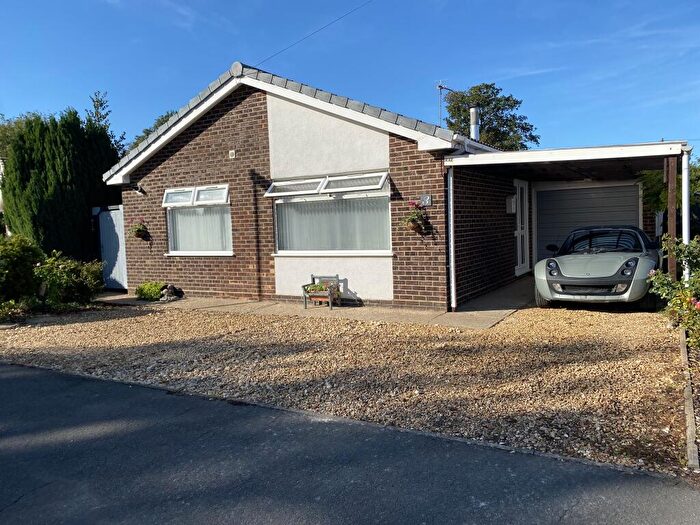 2 Bedroom Detached Bungalow For Sale In Hix Close, Holbeach, PE12