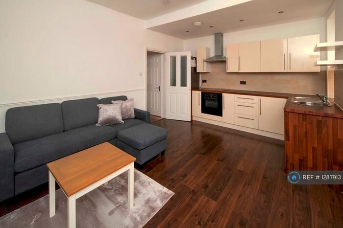 3 Bedroom Flat To Rent In Fishponds Road, Fishponds, Bristol, BS16