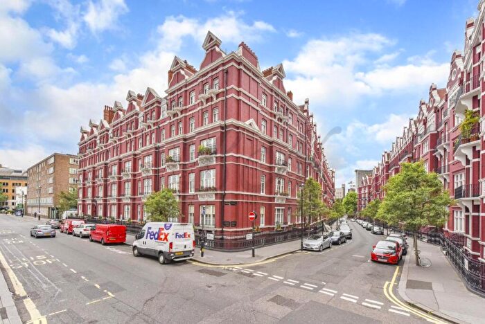 4 Bedroom Flat To Rent In Chapel Street, Marylebone, NW1