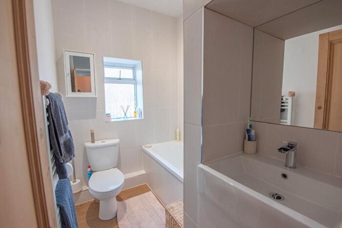 3 Bedroom End Of Terrace House For Sale In Jackson Street, Sutton-in-Craven, BD20