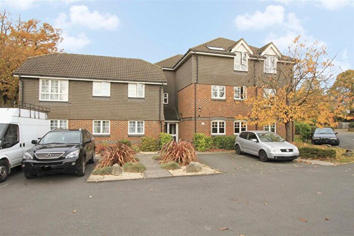 2 Bedroom Flat To Rent In Colham Road, Hillingdon, Middlesex, UB8