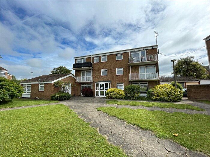 1 Bedroom Apartment For Sale In Hastoe Park, Aylesbury, HP20