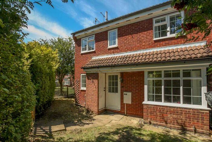 2 Bedroom Semi-Detached House To Rent In Webster Road, Aylesbury, HP21