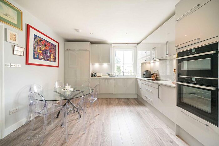 2 Bedroom Flat To Rent In Fulham Palace Road, Fulham, SW6