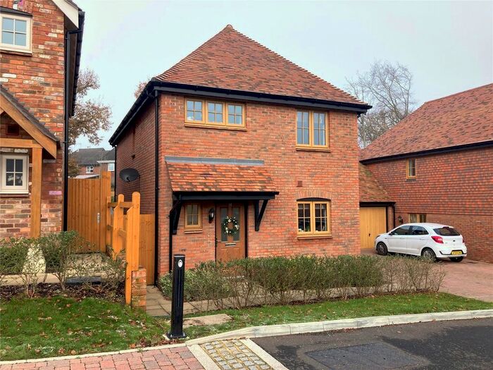 3 Bedroom Detached House To Rent In Coppice End, Crowborough, East Sussex, TN6