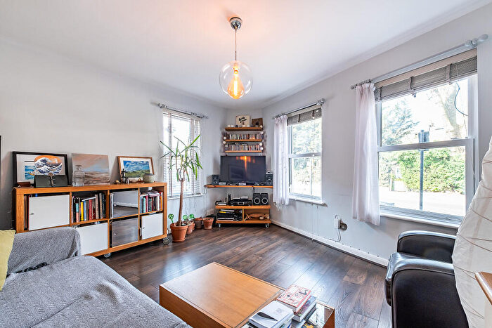 2 Bedroom Flat For Sale In Ockendon Road, London, N1