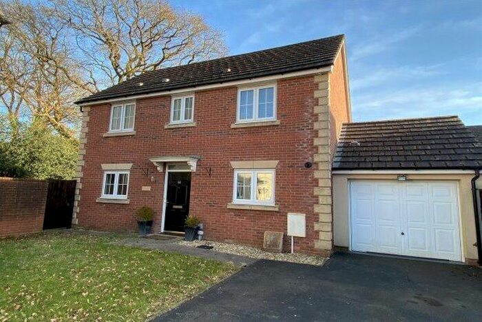 3 Bedroom Property To Rent In Maes Yr Ehedydd, Carmarthen, SA31