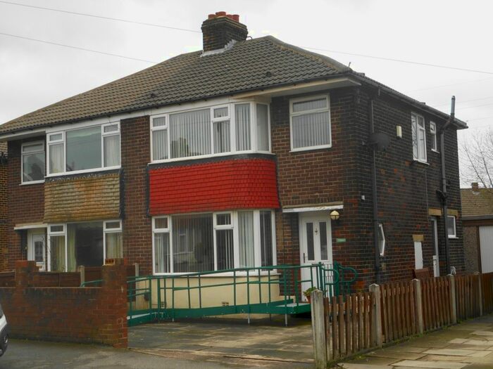 3 Bedroom Semi-Detached House To Rent In Chatsworth Road, Pudsey, LS28